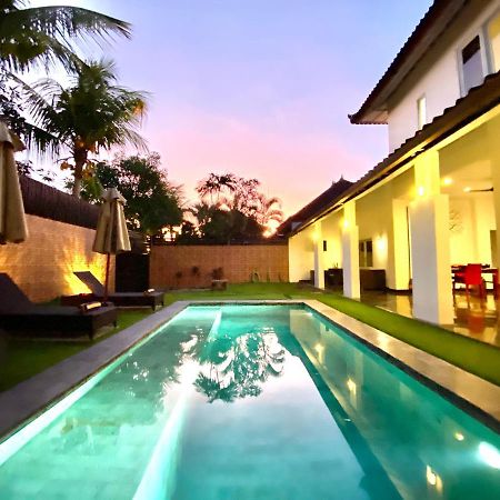 Villa Julia | Heart Of Seminyak | 350M Beach Buitenkant foto
