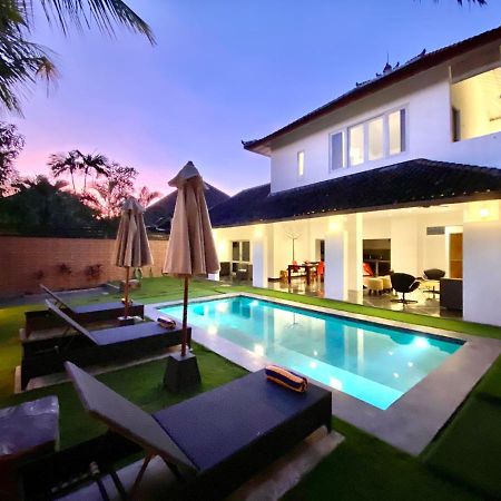 Villa Julia | Heart Of Seminyak | 350M Beach Buitenkant foto